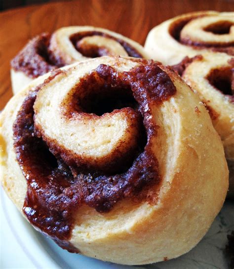 Make Ahead Cinnamon Rolls Recipe By Lauren Hardy On Honest Cooking