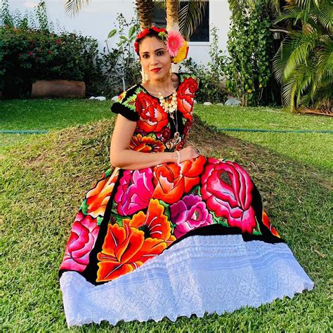 Istme A Slg Traje De Tehuana Vestimenta De Oaxaca Traje Regional