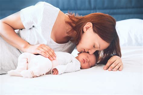 Anyway, my baby is sleeping on his stomach every day and night, and after a few months of constantly checking on him, i feel pretty comfortable doing it. Co-sleeping or bed sharing with your baby: risks and ...