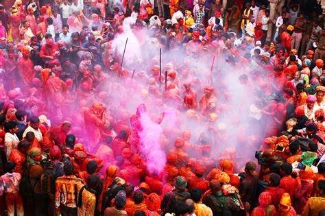 Lathmaar Holi Tradition In Braj Bhumi Welcome To The South Asian Times