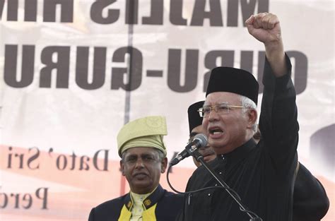 Mahathir's political career has spanned more than 70 years since he first dato' sri mohd najib bin haji tun abdul razak became the 6th prime minister of malaysia on the 3rd of april 2009. Prime Minister: Government to build silat sports complex ...