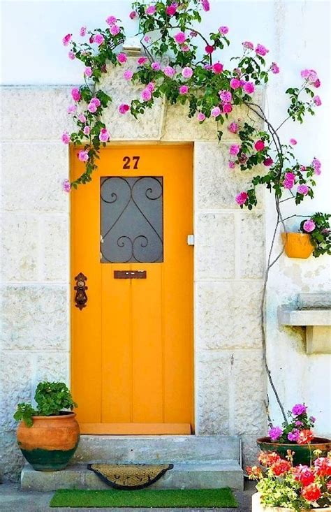 Impressive 10 Ideas For A Special Entrance To Your Home