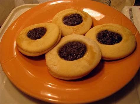 This gluten free raisin filled cookie recipe makes cookies just like you remember: Carpe Lanam: Filled Raisin Cookies