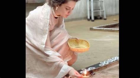 Kangana Ranaut Offers Her Prayers And Lights Diyas At A Temple Filmibeat