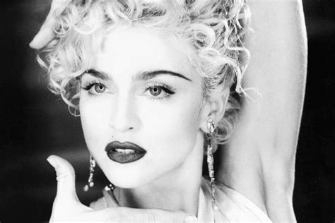 Ironically, no other song better exemplifies both the singer's influence on pop culture and the accusations of appropriation that have been lobbed at her over the years. Vogue di Madonna compie 30 anni. Antologia di un ...