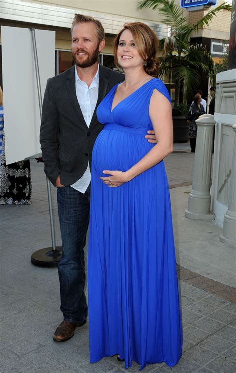 Pregnant Jenna Fischer At A Little Help Premiere Photos Huffpost