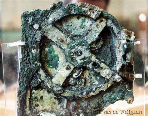 The artifact was found in the shipwreck off the coast of the greek island antikythera. Rien van de Weijgaert: Home Page