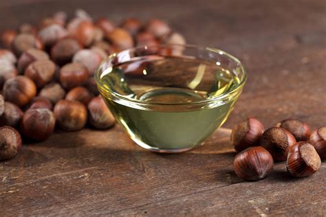 9 Manfaat Hazelnut Oil Bagi Kesehatan Kulit Anda HonestDocs