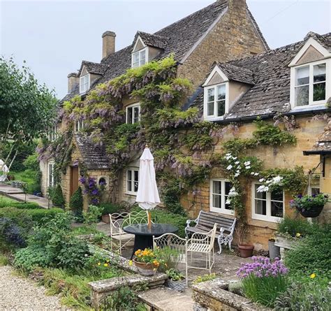 Wisteria Heaven In The Cotswolds England Cozyplaces Sunday Kind Of