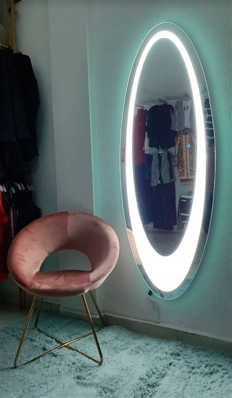 Espejo Con Luz Led Integrada Mod Cuerpo Completo Oval Gldesign