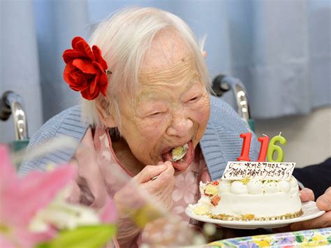 32000 People In Japan Turned 100 This Year And The Economy Cant Keep