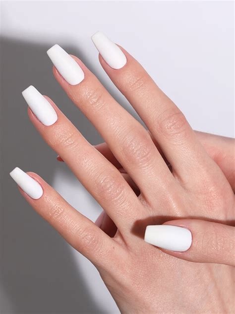 What Is The Difference Between Gel Nails Vs Acrylic Nails Emi School