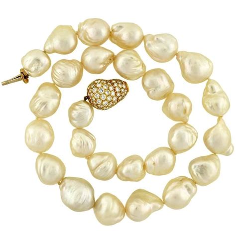 Contemporary Baroque Pearl Necklace With Diamond Gold Clasp Baroque