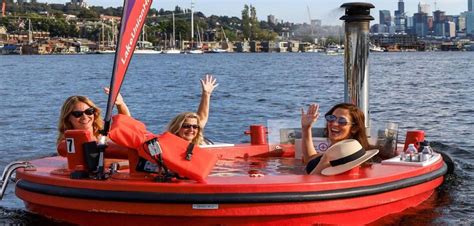 These Hot Tub Boat Rentals Are A Fun Way To Stay Warm In Seattle This Fall