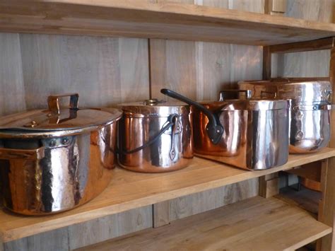 Magnificent French Set Of Re Tinned Copper Pans Copper Pots At 1stdibs Copper Pots And Pans Re