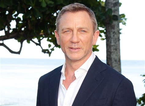 Как менялся дэниэл крэйг с 11 до 48 лет (с 1979 года). 'Drunk' Daniel Craig makes emotional speech to James Bond gang- Here's everything you wants to ...