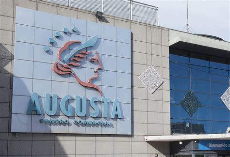 Fallece Un Anciano En El Aparcamiento Del Centro Comercial Augusta De