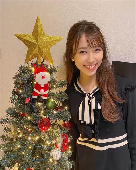 山本瑠香さんのインスタグラム写真 山本瑠香instagram メリークリスマスイブ🎅🏼🎄🌙 皆さん幸せなクリスマスイブを 送れますよう
