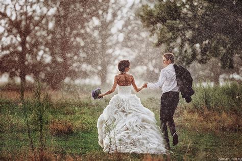 Wedding Photography Disaster Or Weather Blessing Rainy Day Photos