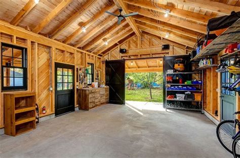 Rustic Man Caves That Arent Afraid To Use Wood Woodhaven Log And Lumber