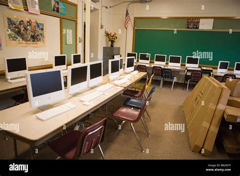 Computer Lab In Public Middle School Mac Computers Usa Stock Photo
