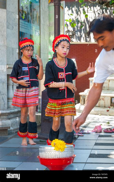 Chiang Mai Thailand Dec 2015 Tribal Girls Dressed In Traditional Dress Dancing In Front Of