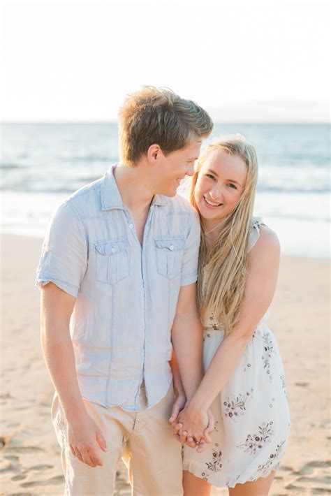 Find Beautiful Maui Couples Portrait Photography in Hawaii