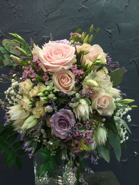 Charming Bridal Bouquet With Amnesia Sweet Avalancheandspray Roses