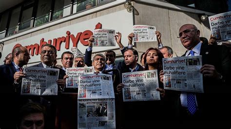 Turquía La Policía turca detiene a varios periodistas l RTVE