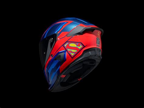 Superman Featured In New Dc Comics Themed Helmet Collection