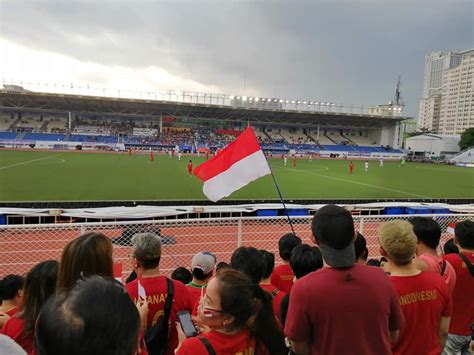 Serunya Menonton Pertandingan Semi Final Sepak Bola Sea Games Di Rizal