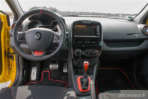 Subito a casa e in tutta sicurezza con ebay! Essai comparatif Peugeot 208 GTi Renault Clio 4 RS Citroën ...