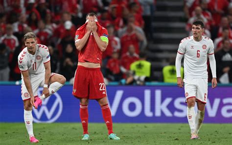 Сборная России по футболу проиграла на Евро 2020 датчанам и вылетела