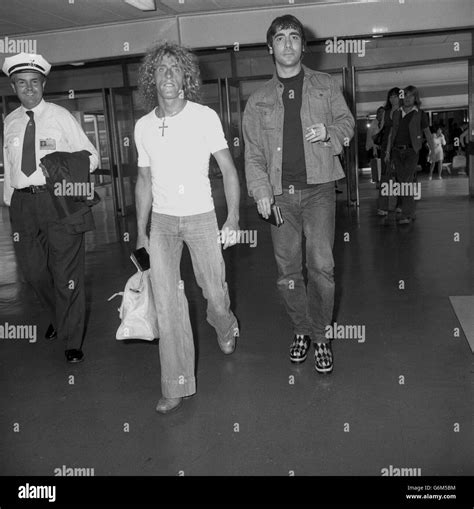 Roger Daltrey L And Keith Moon Hi Res Stock Photography And Images Alamy