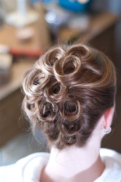 Denan Oyi Short Updo Hairstyles For Prom