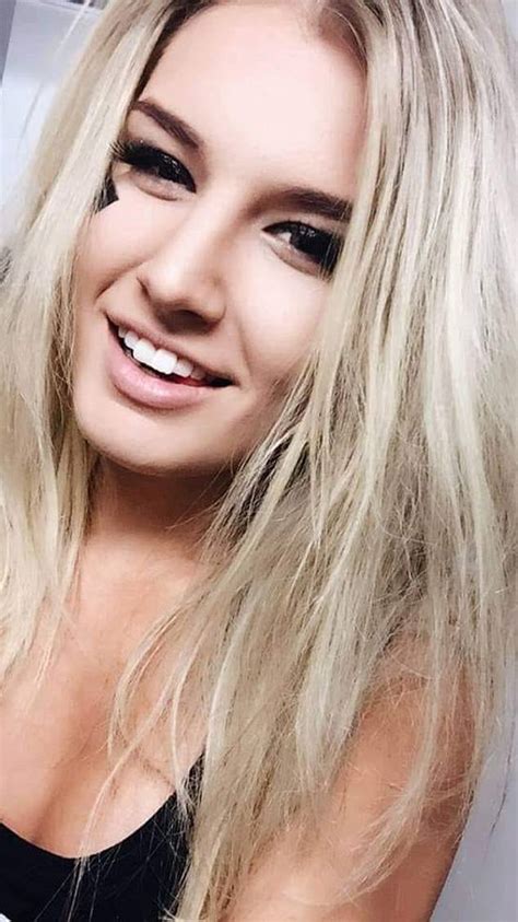 Australian Wwe Star Toni Storm Has Naked Photos Of Her Posted Online Daily Mail Online