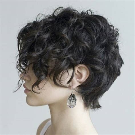 35 Euphoric Short Hairstyles For Thick Wavy Hair