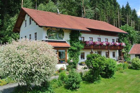 Säumerfest grafenau & säumerlager haus i. Haus am Waldrand - Ferienwohnung Augustin in Grafenau