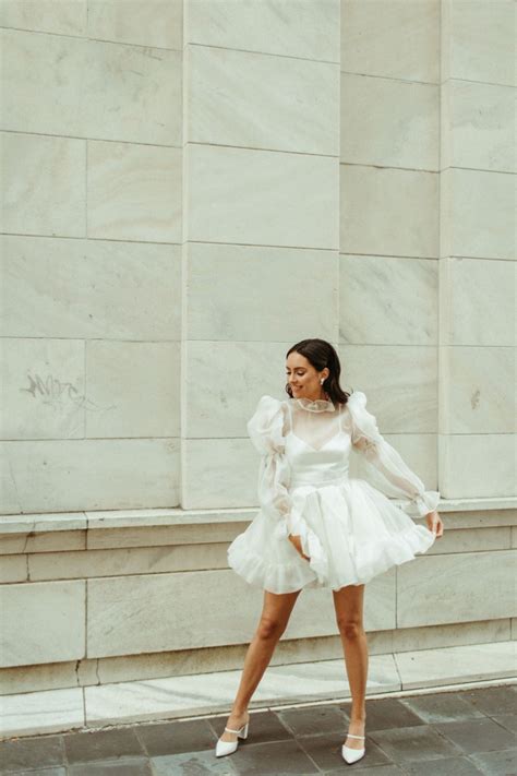 41 Courthouse Wedding Dresses For The Most Chic Wedding Day Look