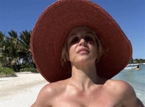 Britney Spears Goes Viral For Topless And Bottomless Photos On The Beach Page 2 Of 6