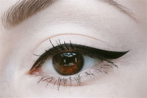 How To Do A Perfect Winged Eyeliner Look Step By Step Makeup