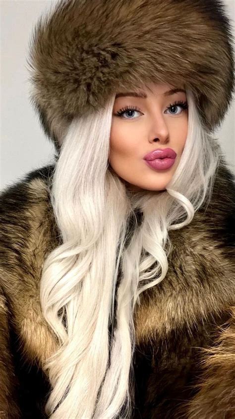 pin by fur lovvver on fur hat girls fur coat fur coat fashion fur accessories