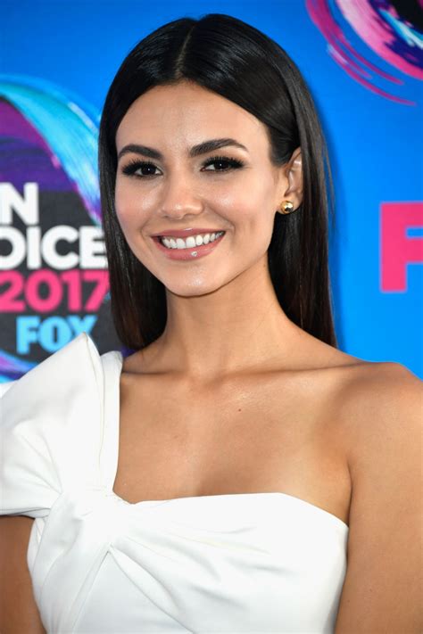 Please let us know when you would like to come by. Victoria Justice - Teen Choice Awards in Los Angeles 08/13 ...