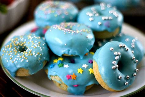 Baked Donuts With Blue Glaze Icing Frosting Recipes Blue Frosting
