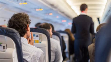 Ini cara lengkap naik krl pertama kali di jakarta. 5 Tips Aman buat Anda yang Baru Pertama Kali Naik Pesawat ...