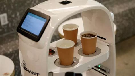 South Korean Coffee Shop Utilizes Robotic Baristas To Maintain Social