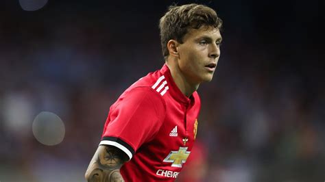 Manchester United Leave £39m Victor Lindelof Out Of Squad For Season Opener Football Eurosport