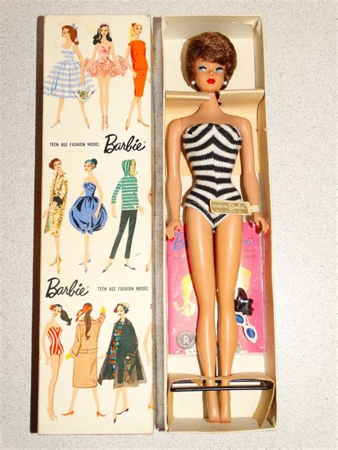 Barbie Vintage Brownette 1961 Bubblecut Doll Woriginal Box Liner And Wrist Tag Vintage Barbie