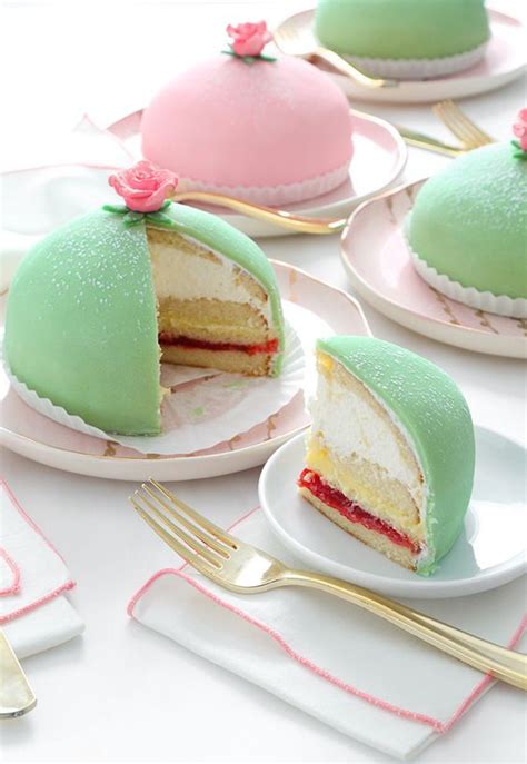 December is the best time of year for indulging in dessert. Swedish Princess Cake Recipe (Prinsesstårta) | Cake ...