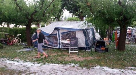 De meteorologen van weerplaza verwachten met. Noodweer treft campinggasten in Spanje :: onweer-online.nl